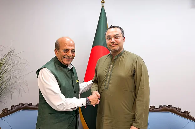 পলাতক ফ্যাসিবাদীরা যাতে অস্থিতিশীলতা সৃষ্টি করতে না পারে, ভারতীয় হাইকমিশনারের প্রতি আহ্বান