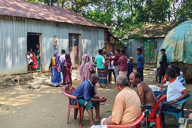 তিন সন্তানসহ বিষ পানের কথা স্বজনকে ফোনে জানান সরাফত