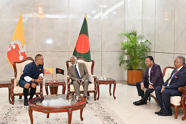 সার্ককে সক্রিয় করতে ভুটানের সহযোগিতা চেয়েছে বাংলাদেশ