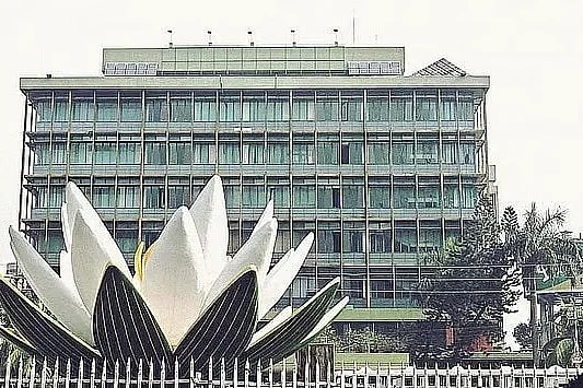 গাড়ি-বাড়ি ঋণ, বিদেশে ভ্রমণ ও চিকিৎসায় ডলার খরচের সুবিধা বাড়ল