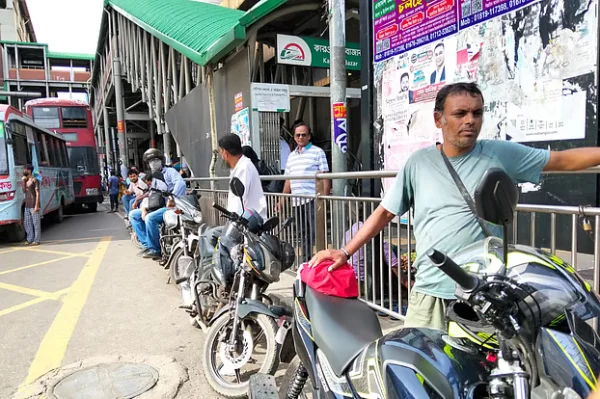 জ্বালানির দাম বাড়তেই দূরপাল্লার বাসে বাড়তি ভাড়া, আয় কমেছে রাইড শেয়ার চালকদের