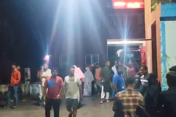 কুমিল্লায় একযোগে কিশোর গ্যাংবিরোধী অভিযানে ১৮ থানার পুলিশ, আটক ৬২৪
