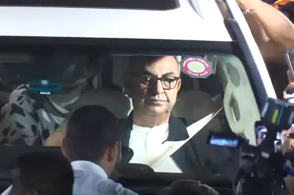 চিকিৎসা শেষে সাড়ে পাঁচ মাস পর দেশে ফিরলেন মির্জা আব্বাস