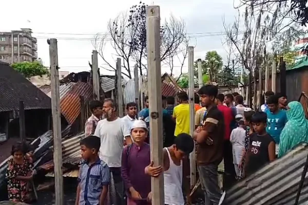 কালিয়াকৈরে দুই কলোনিতে আগুন, পুড়েছে ২৩ কক্ষ ও ৫ দোকান