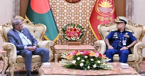 প্রেসিডেন্টর সঙ্গে কোস্টগার্ড মহাপরিচালকের সৌজন্য সাক্ষাৎ