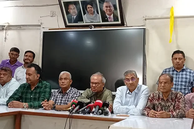 জ্বালানি তেলের দাম ২০ টাকা বাড়িয়েও লিটারে ৭০ টাকা লোকসান: রিজভী